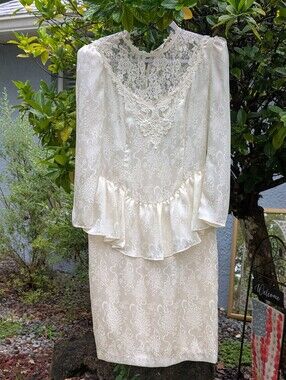vintage 1980s  cream (ivory) -colored wedding dress by Scott McClintock